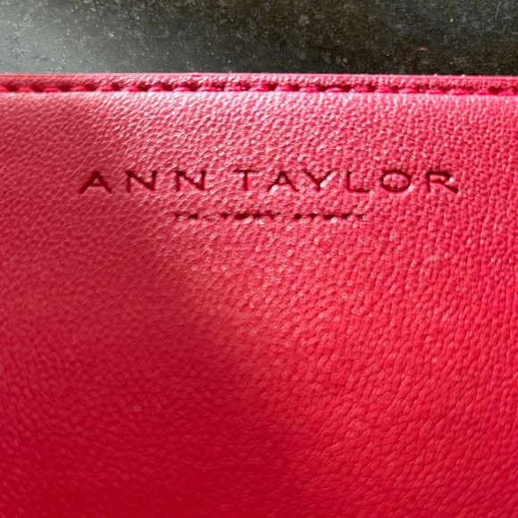 Ann Taylor Vibrant Red Cosmetic Case Storage Organization Faux Leather EUC - Picture 2 of 6